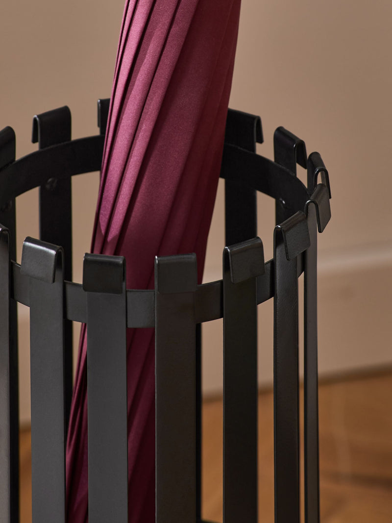 Bronx metal and wood umbrella stand in black/brown - British product