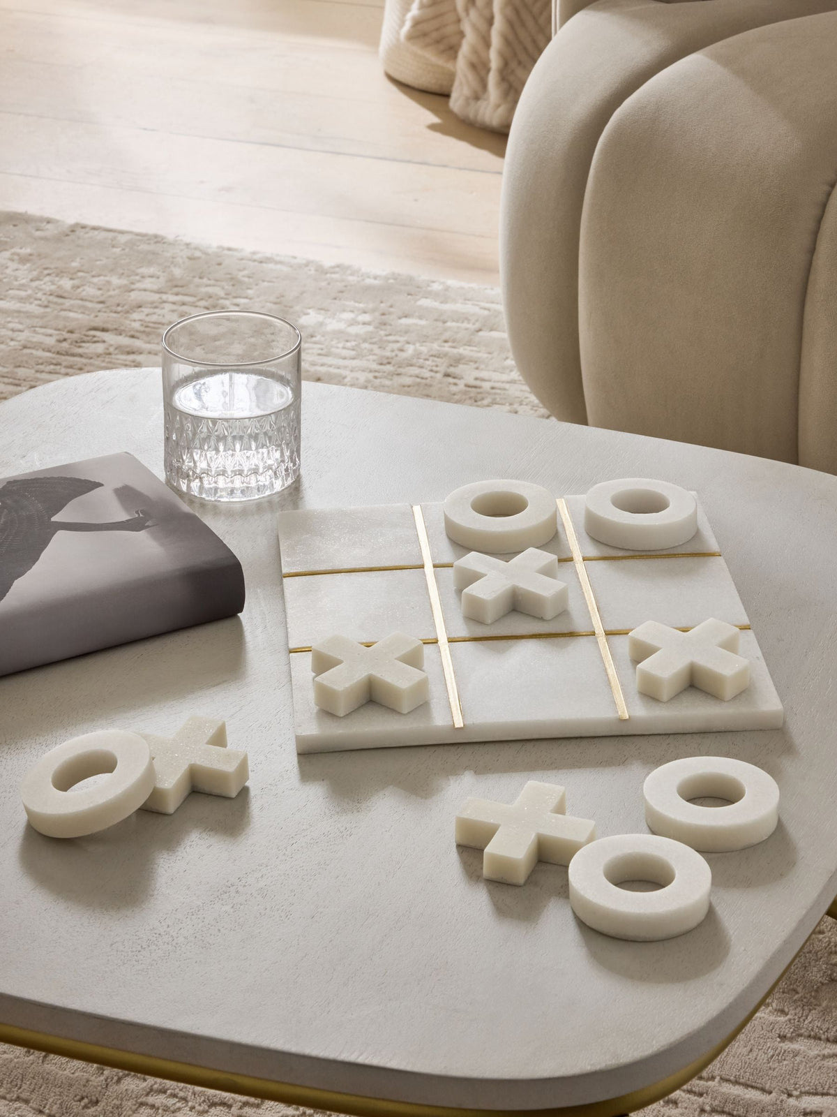 White/Gold Noughts And Crosses Game