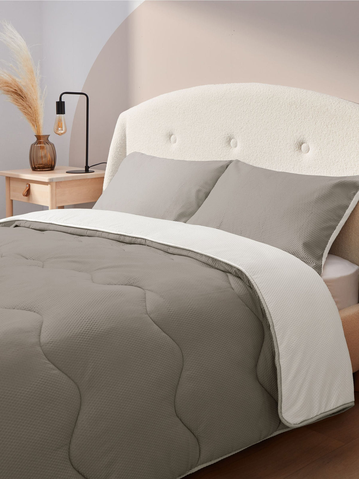 Silentnight 2.5 Tog Summer Breeze Seersucker Coverless White Cream Duvet Set
