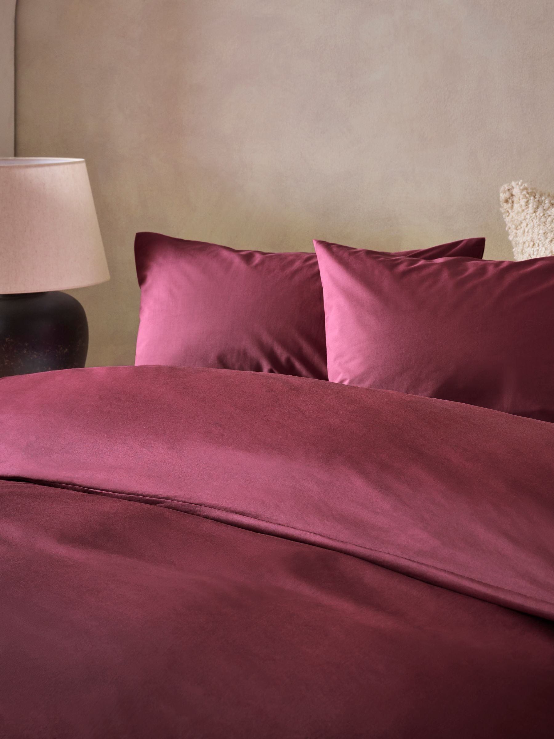 Berry Pink duvet cover and pillowcase set - British product