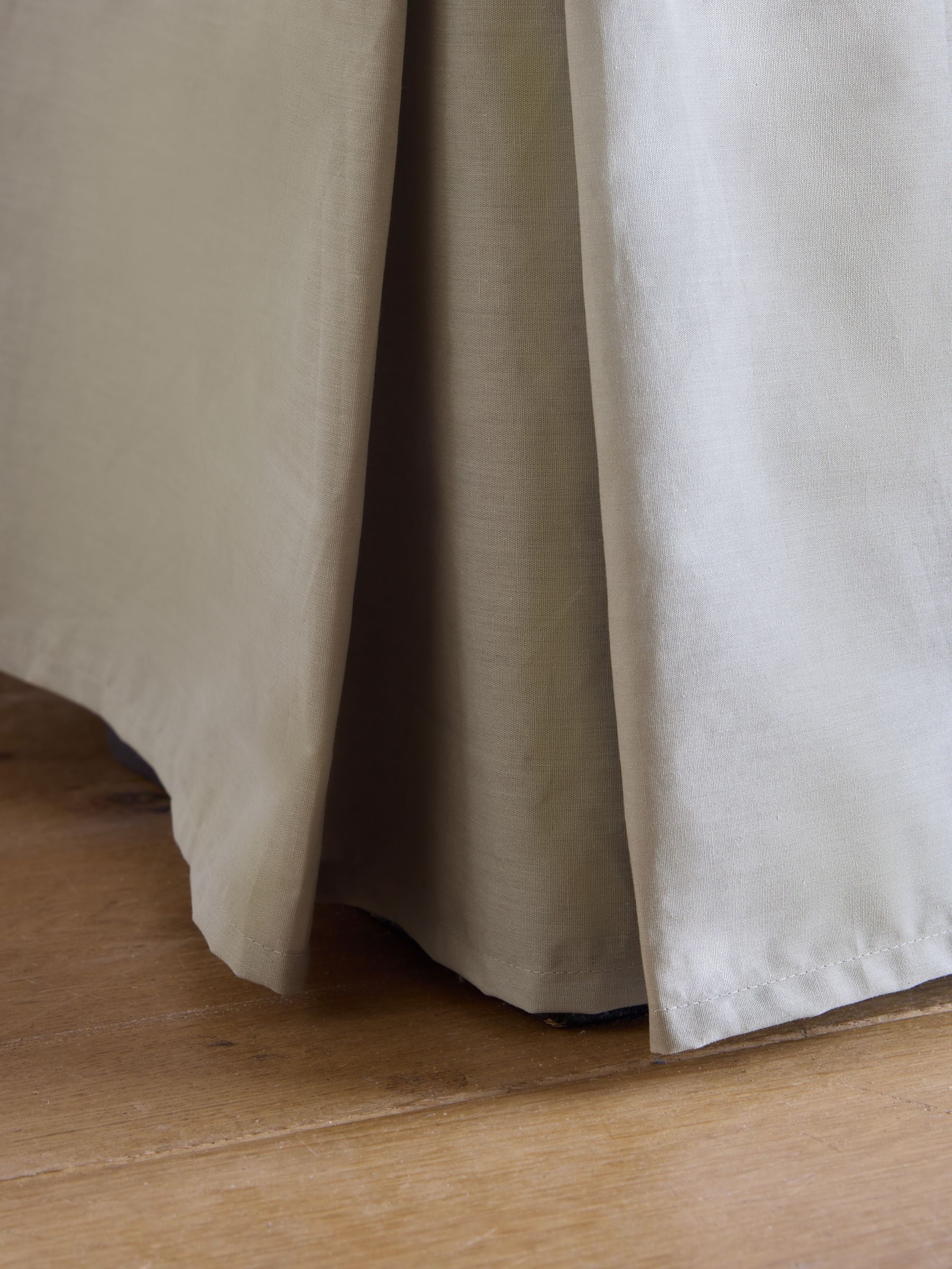 Grey Light Cotton Rich Valance, UK version