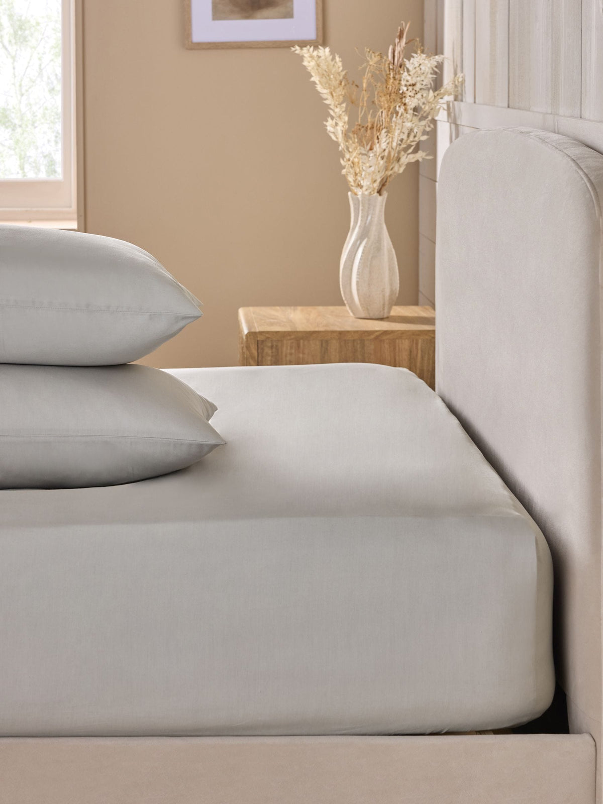 Grey light cotton rich fitted bed sheet, UK version