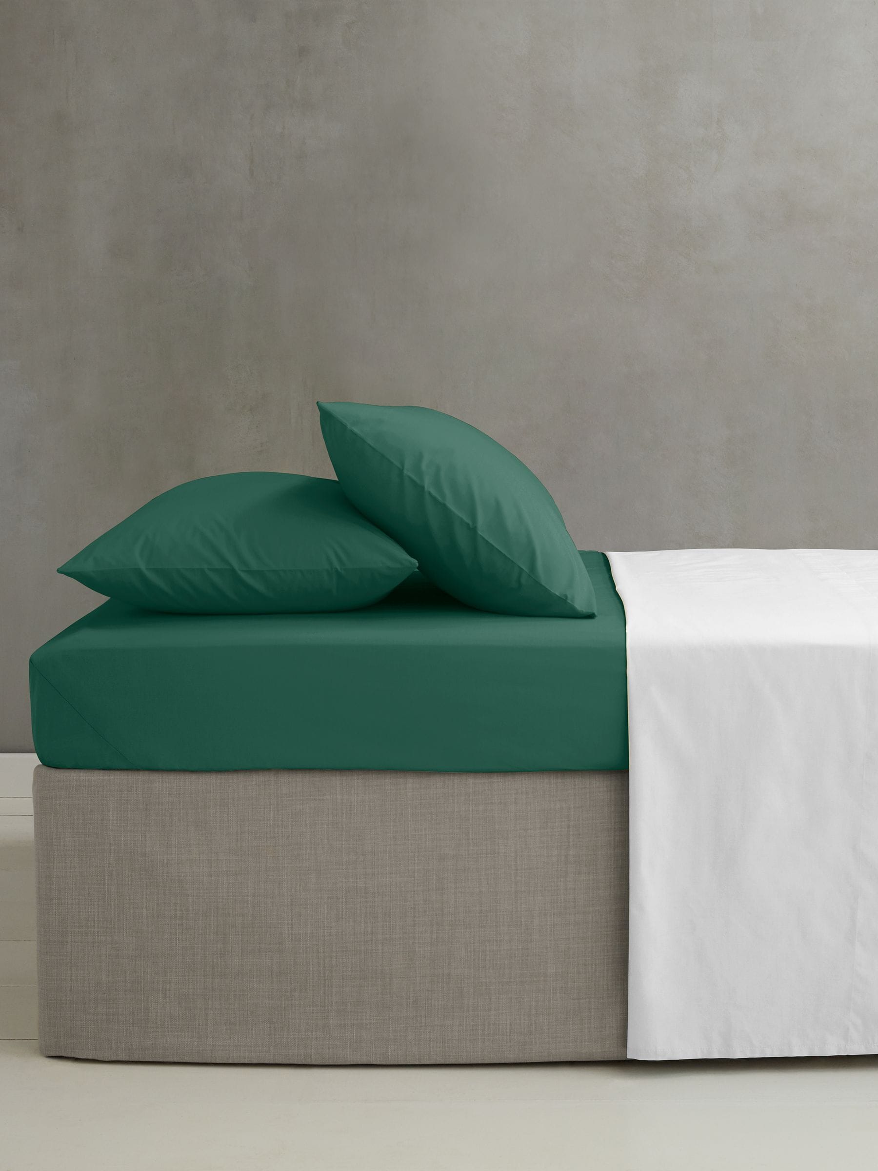 Catherine Lansfield dark green easy care percale fitted sheet - British product