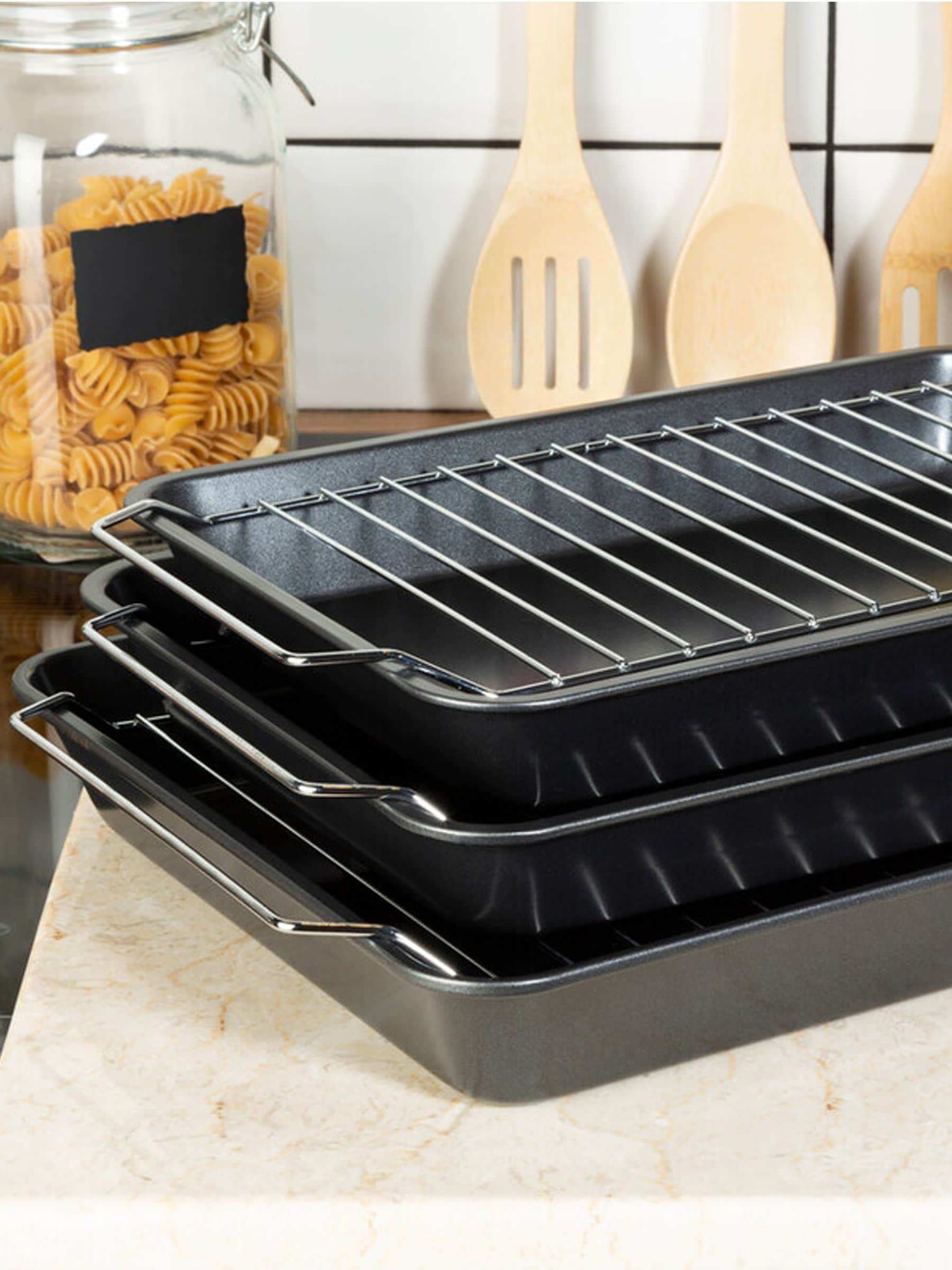 Essentials by Premier black roasting tray set with wire racks - British product