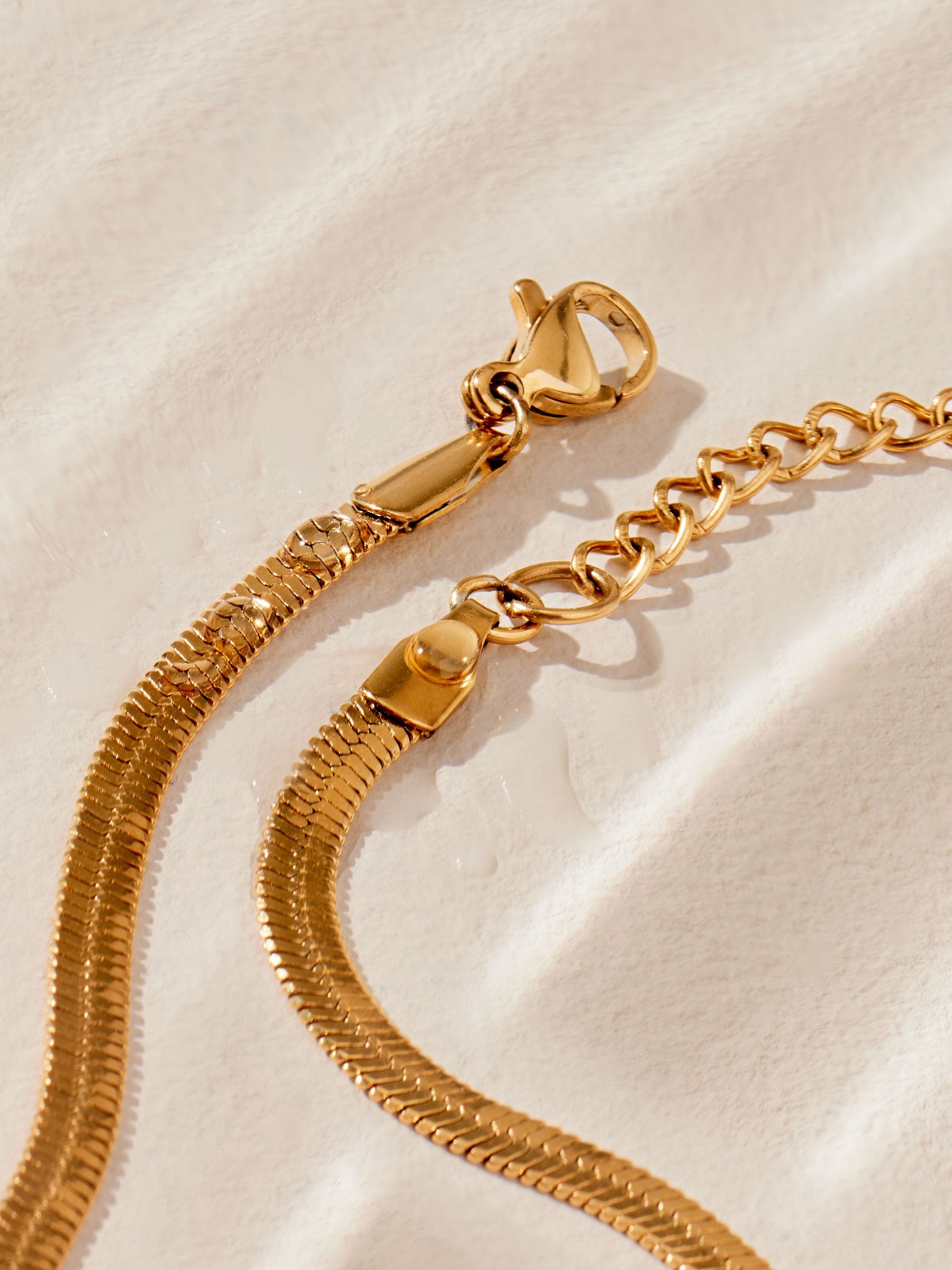 Gold tone waterproof stainless steel snake chain bracelet, UK version