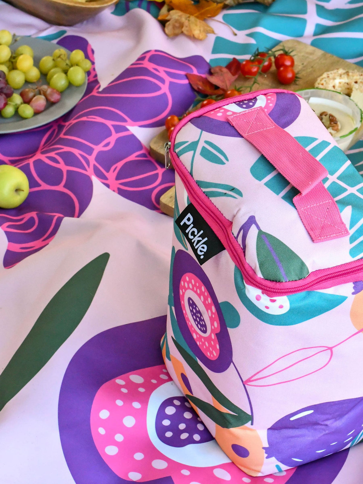 Pickle Picnic Light Pink 3-in-1 cool bag set, imported from the UK