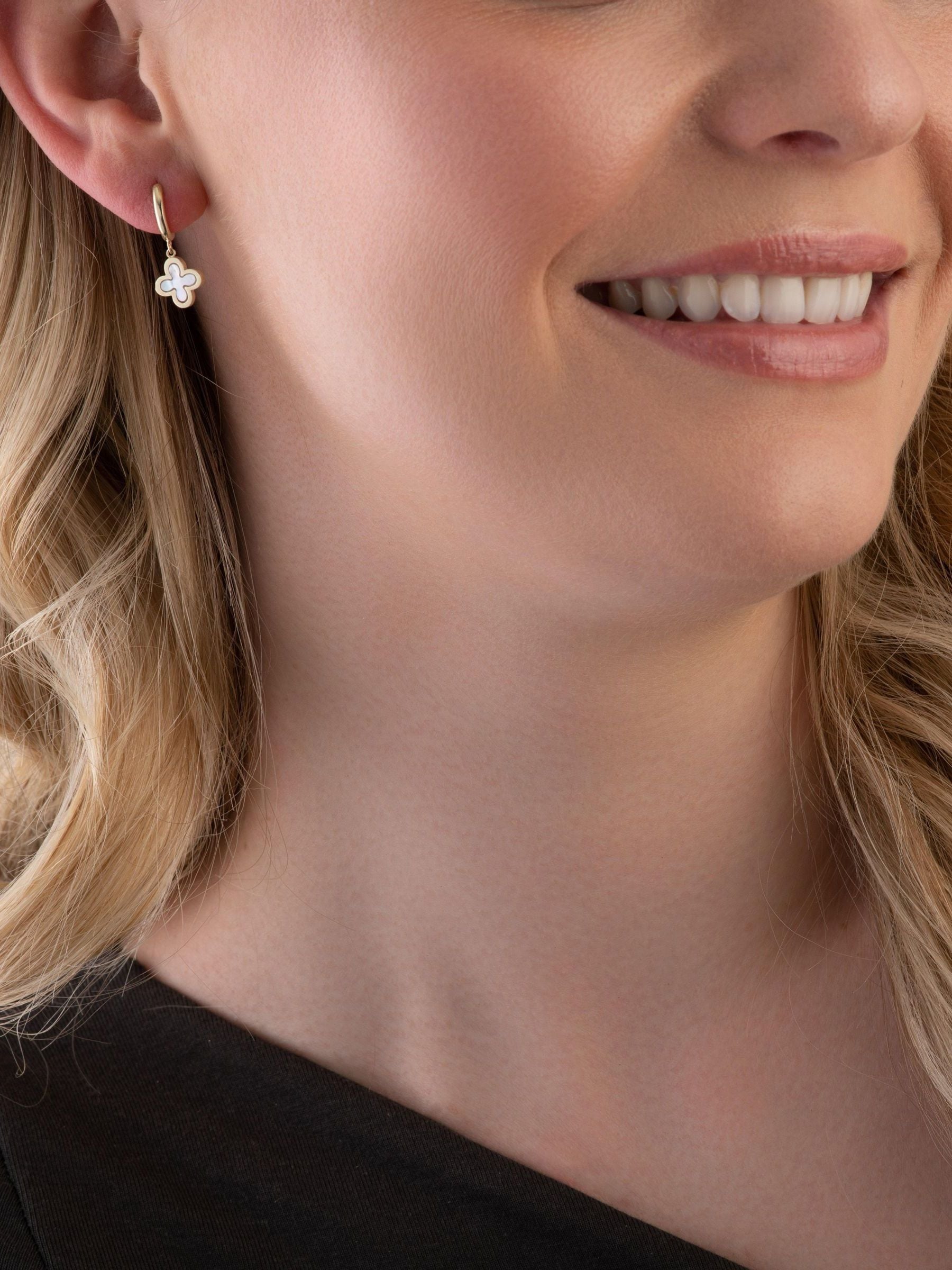 Beaverbrooks 9ct gold mother of pearl clover hoop earrings 21mm - British product
