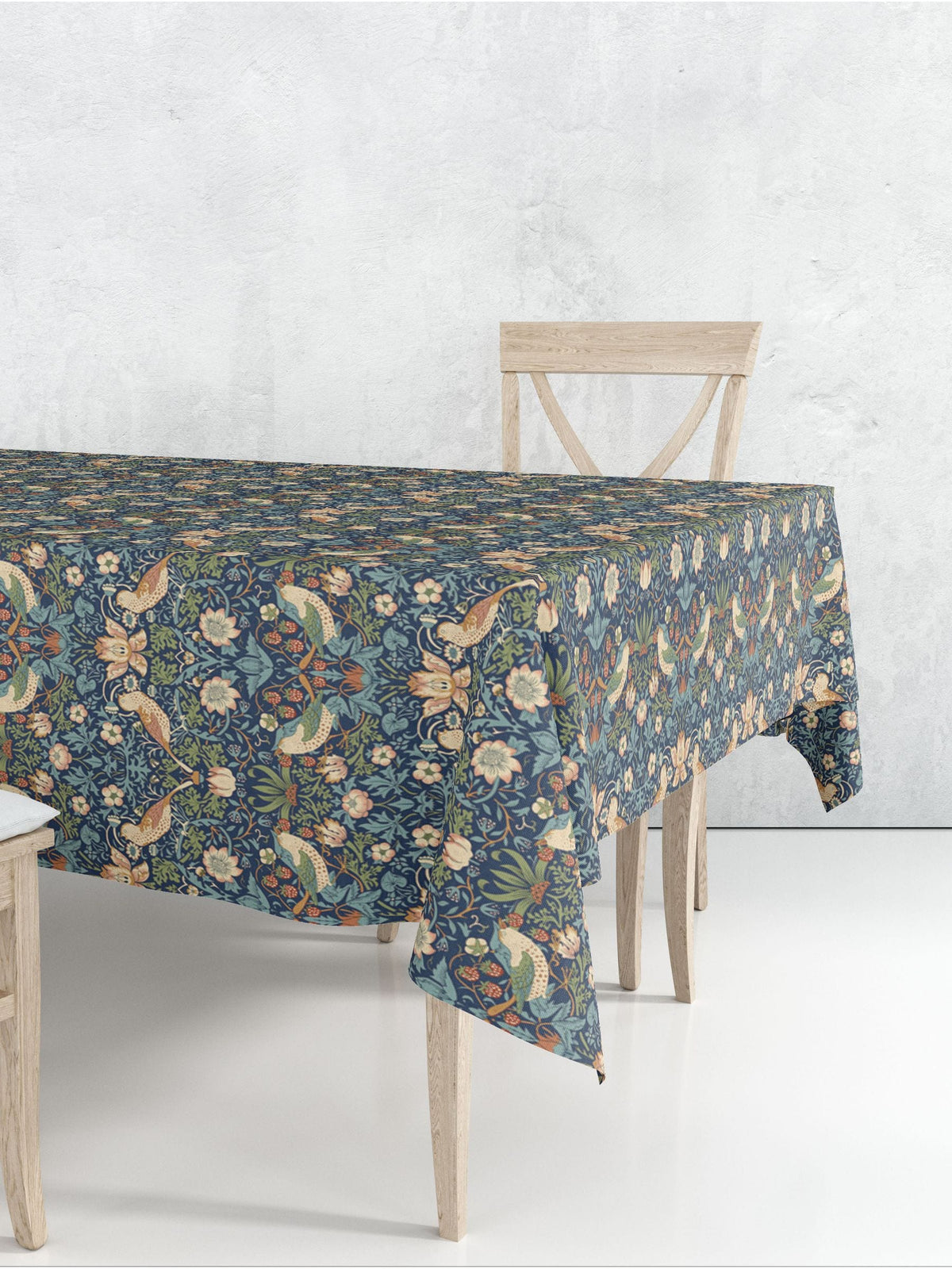 William Morris Gallery Blue Strawberry Thief tablecloth 132x178cm (British brand)