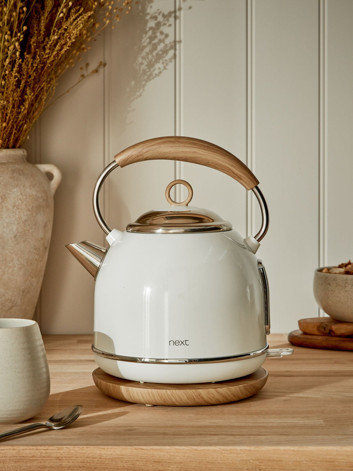 Cream Malvern kettle 1.7 litre - British product