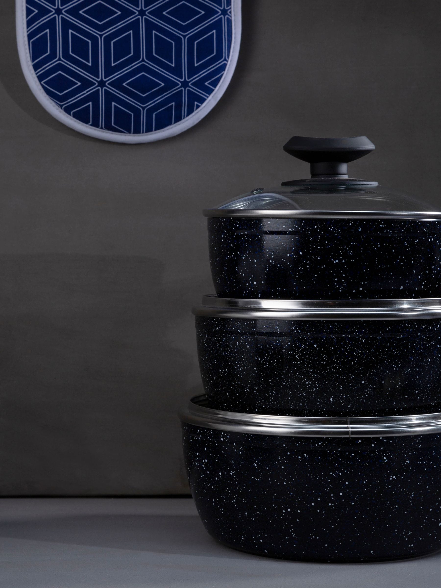 Maison by Premier Black Stoneflam 18cm Saucepan With Glass Lid