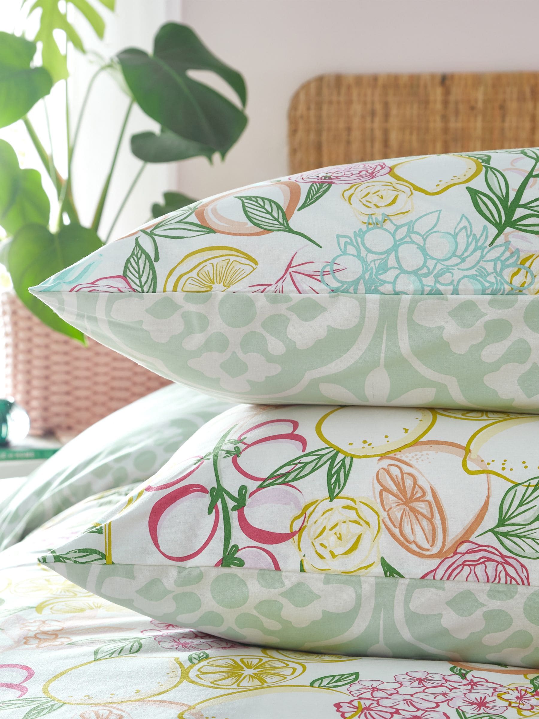 Taormina Floral Reversible Duvet Cover and Pillowcase Set - British product