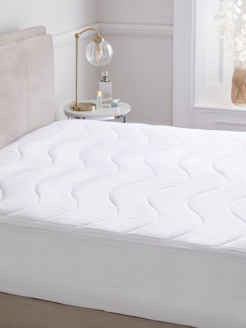 Extra deep mattress protector - British product