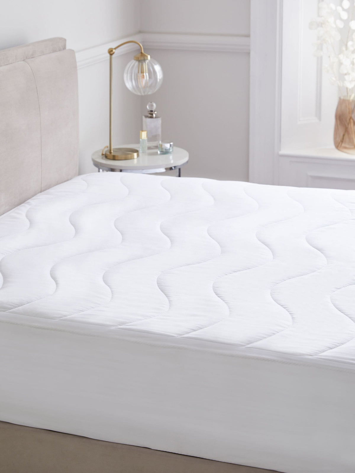 Extra deep mattress protector - British product