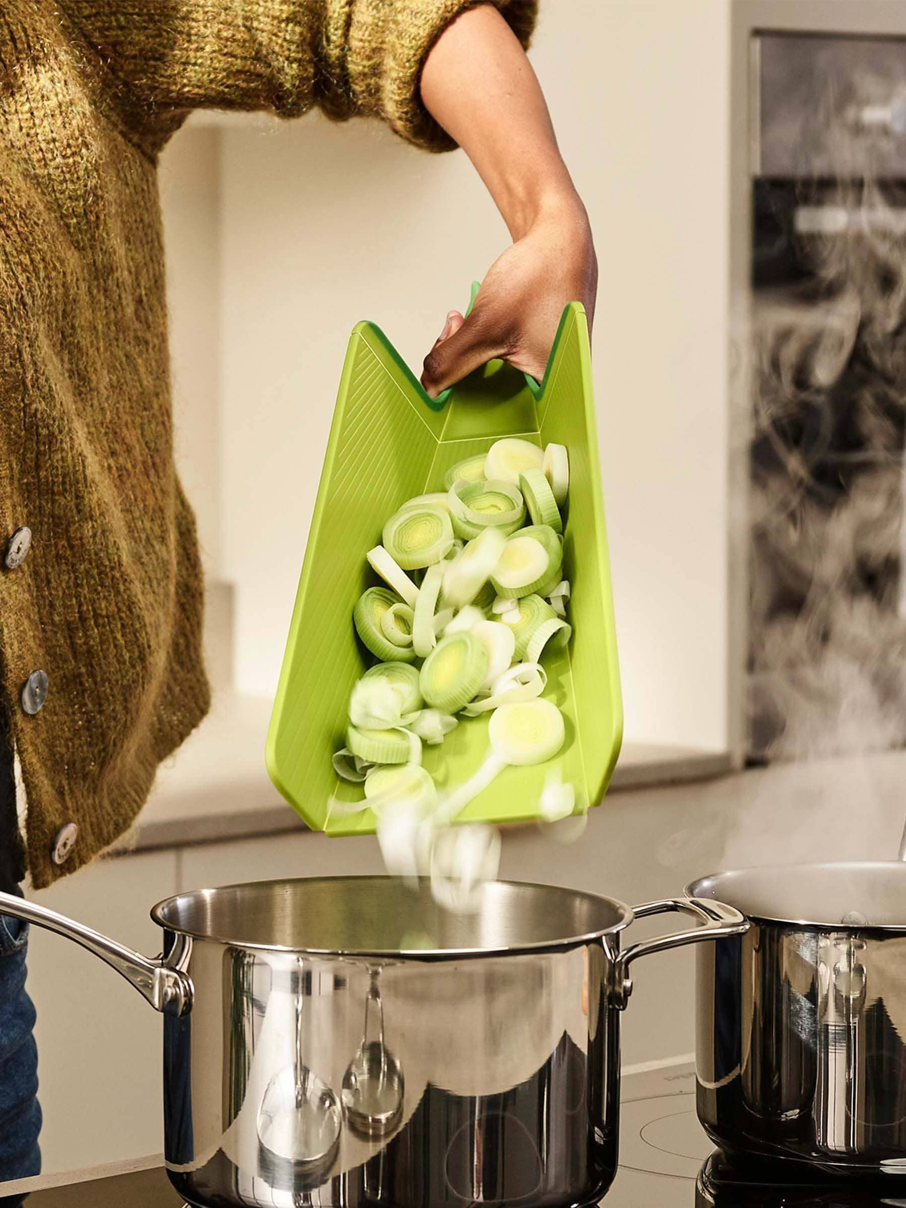 Joseph Joseph Green Chop2Pot Plus Folding Chopping Board, UK version
