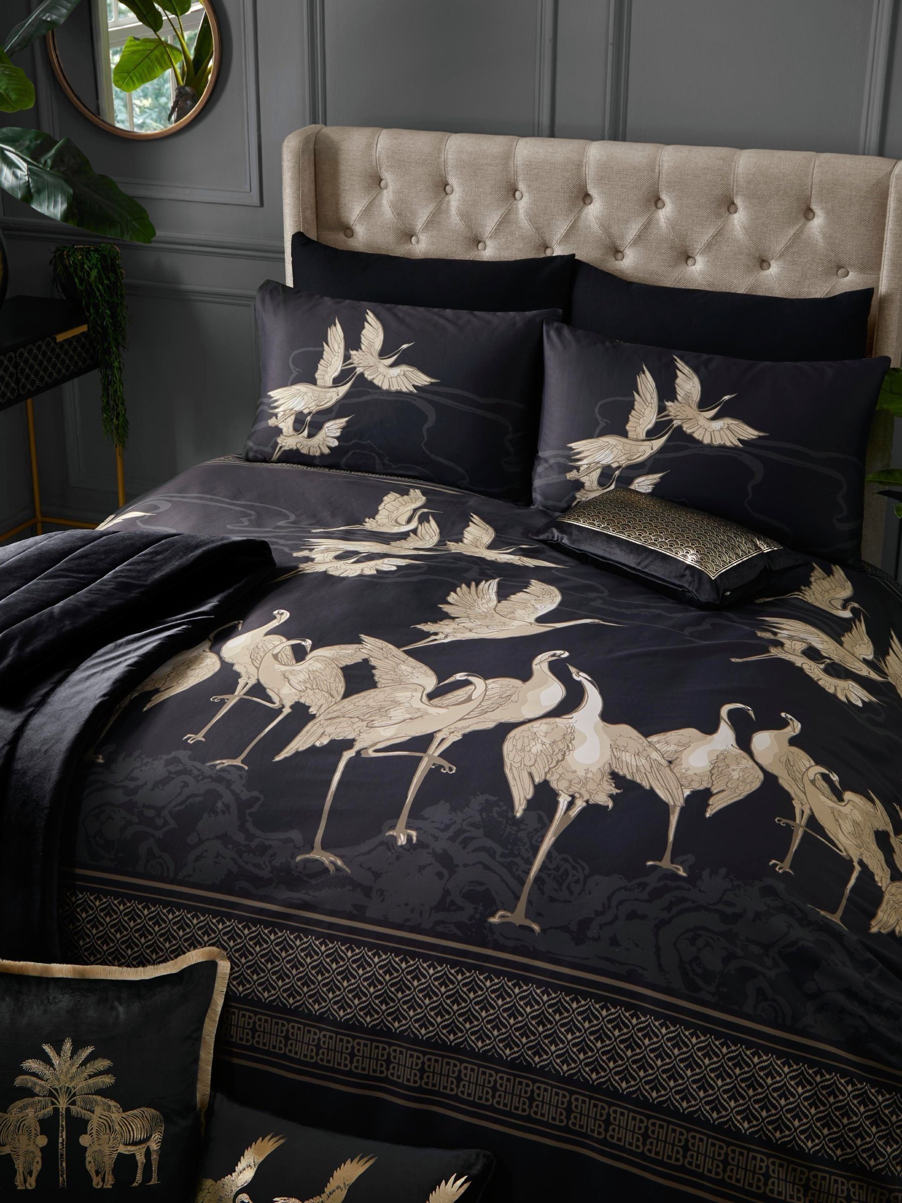 Laurence Llewelyn-Bowen Black Kireina duvet cover set, UK version