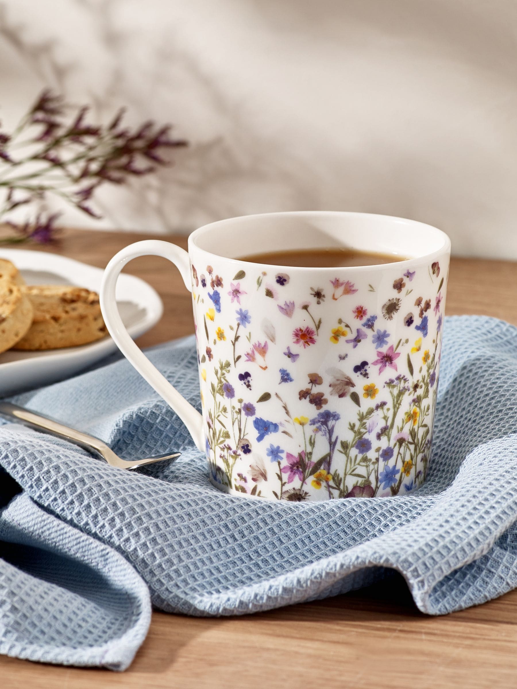Fine Bone China Mug Wild Flower Design, imported from the UK