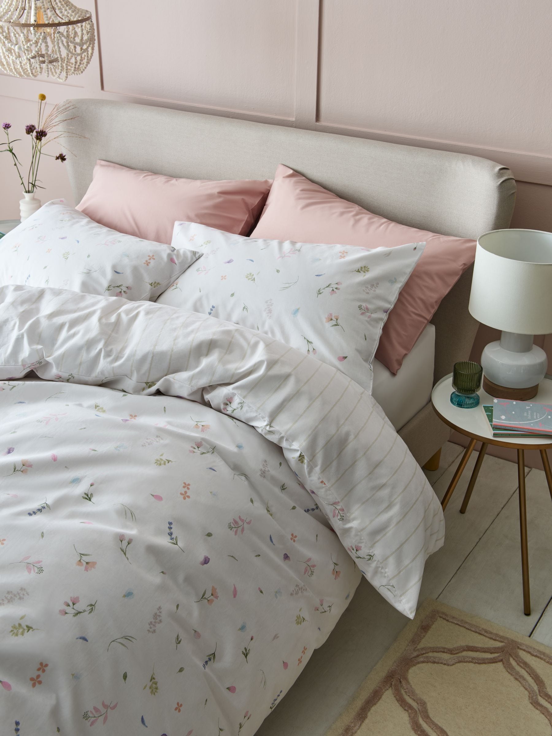 White Petal duvet cover and pillowcase set (British brand)