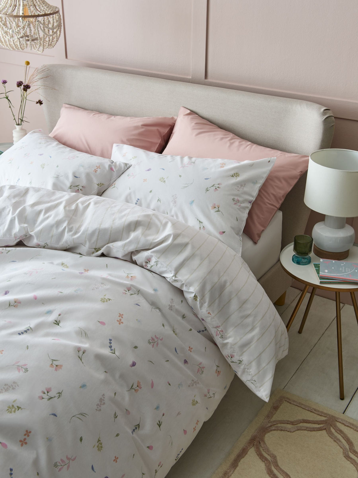 White Petal duvet cover and pillowcase set (British brand)