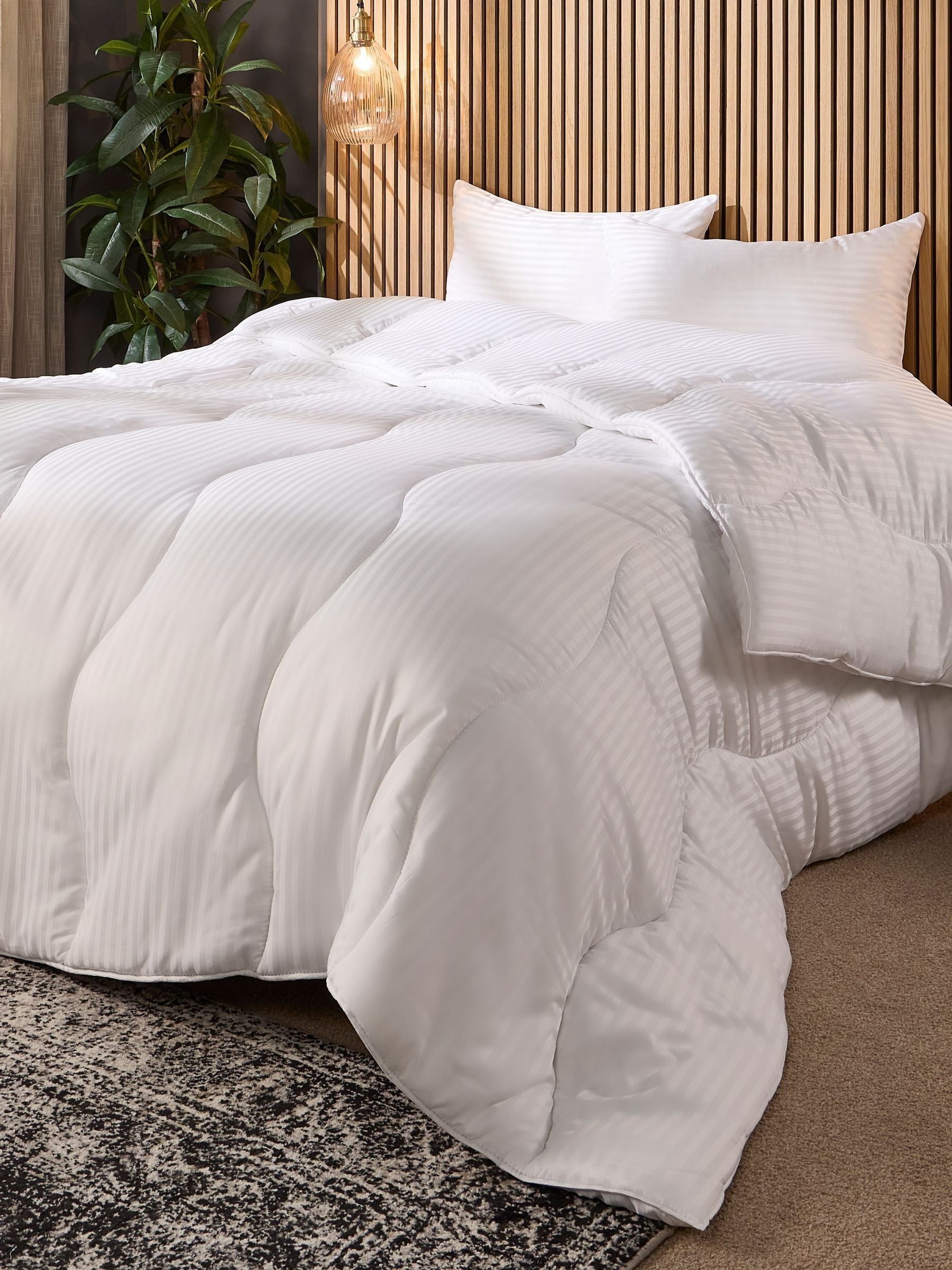 Snuggledown Luxurious Hotel 13.5 Tog Duvet (British brand)