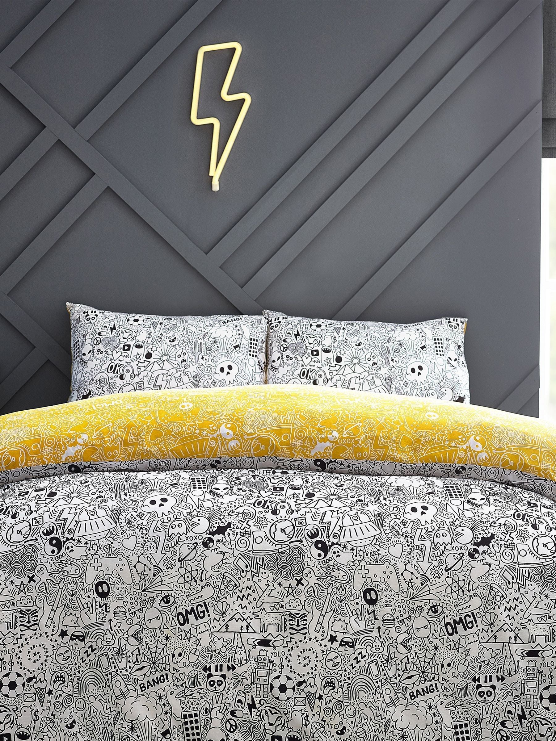 Furn White/Black Doodle reversible duvet cover set - British product