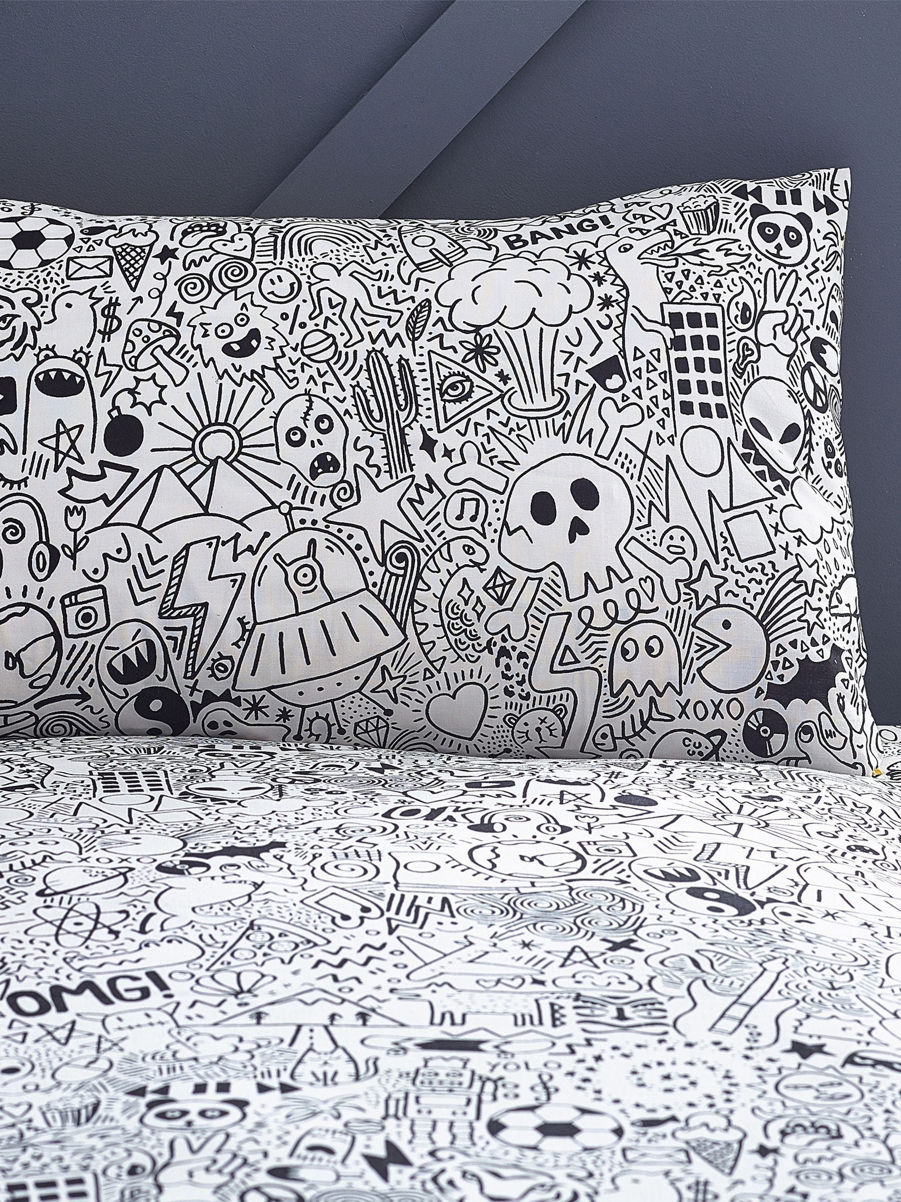 Furn White/Black Doodle reversible duvet cover set - British product