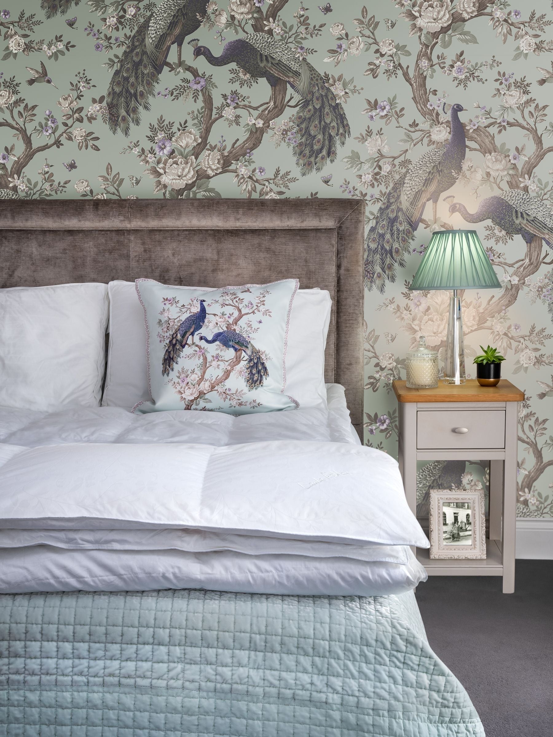 Laura Ashley White 13.5 Tog Superior Goose Feather and Down Duvet 13.5 Tog