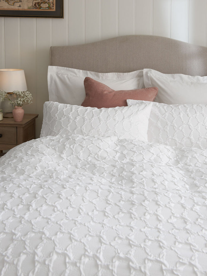 White textured embossed duvet cover and pillowcase set (British brand)