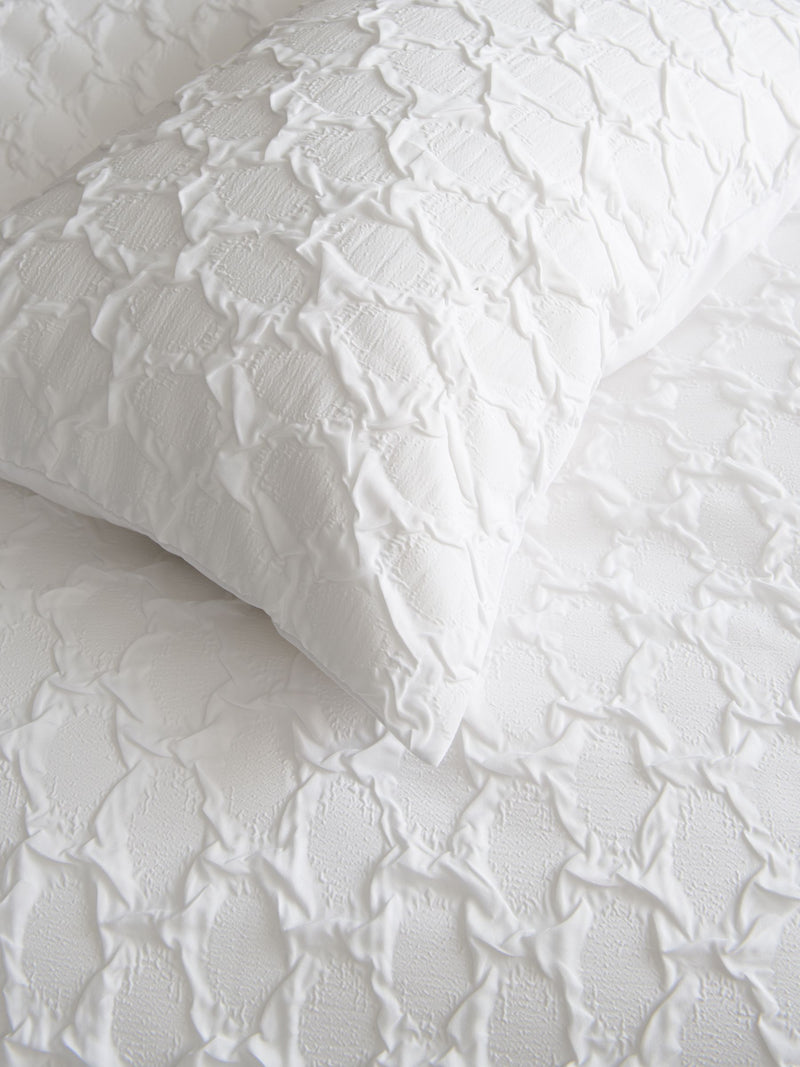 White textured embossed duvet cover and pillowcase set (British brand)