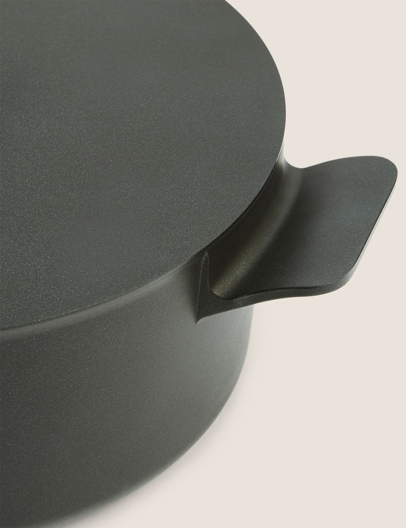 Cast aluminium casserole dish 7L - British product