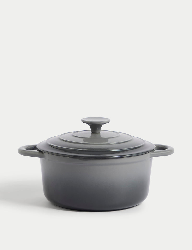 Cast Iron Medium Casserole Dish 2.8L - British product
