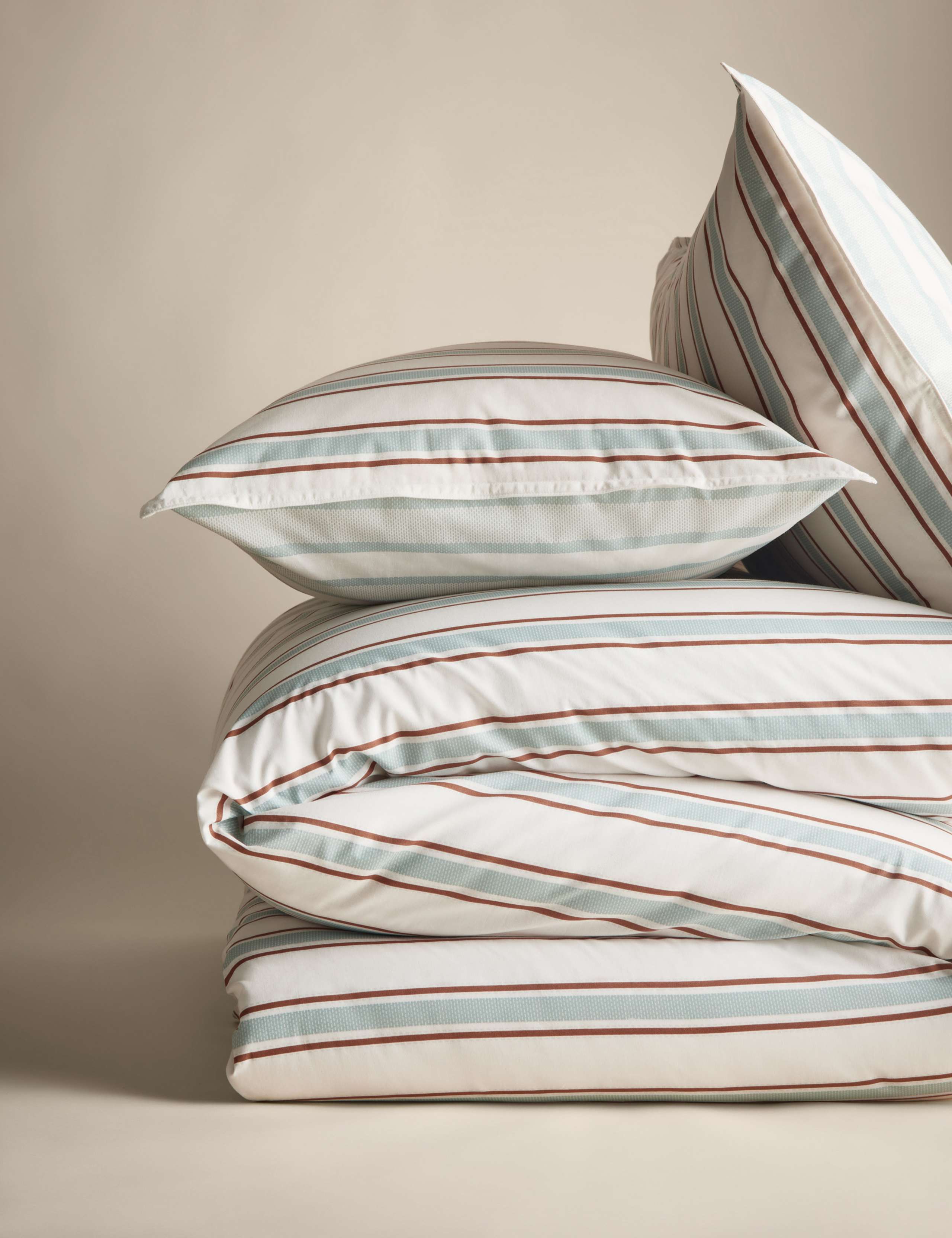 Single striped bedding set - British product