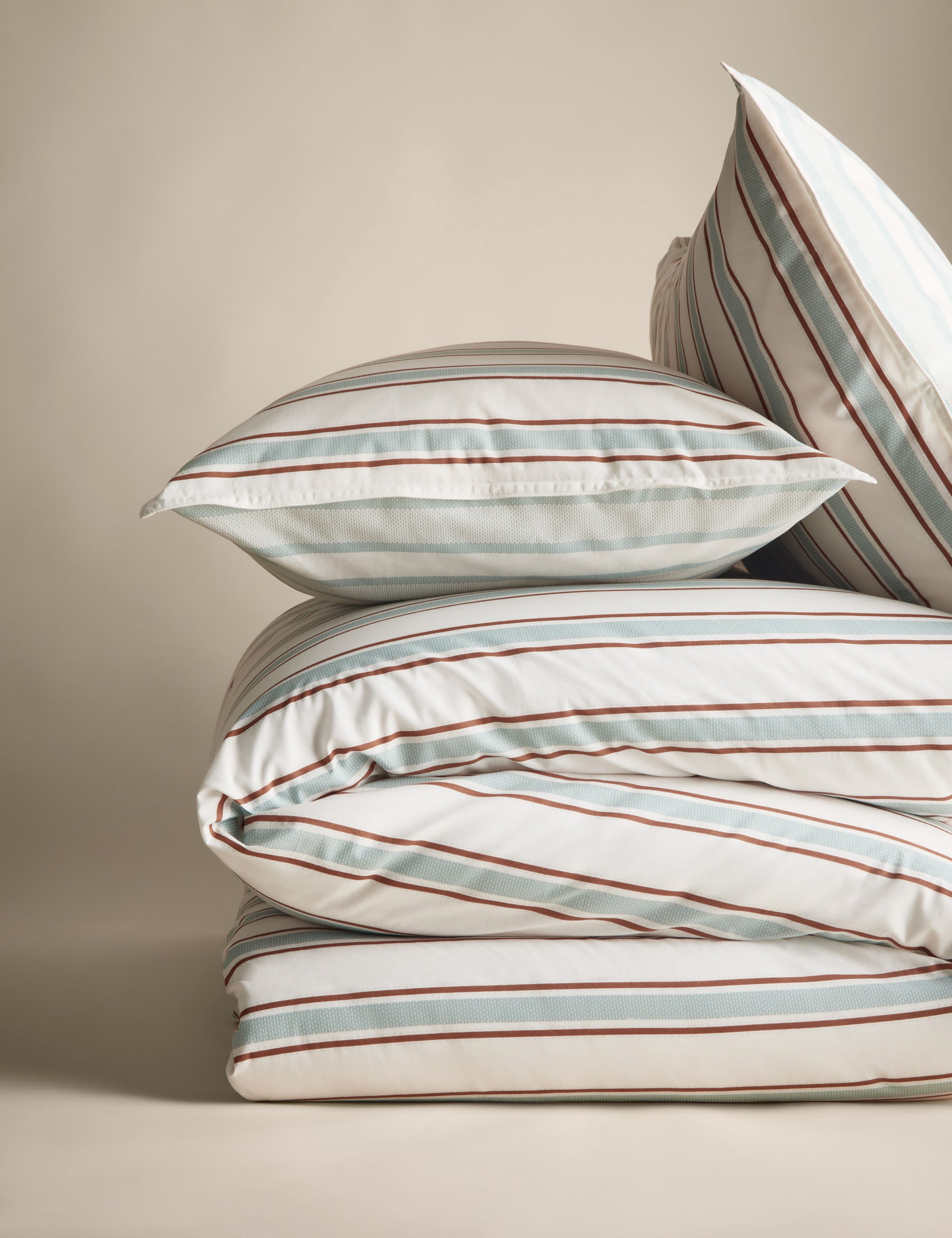 Single striped bedding set - British product