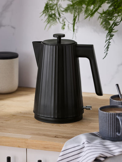Black Sleek Kettle Electric Kettle 1.7 Litre