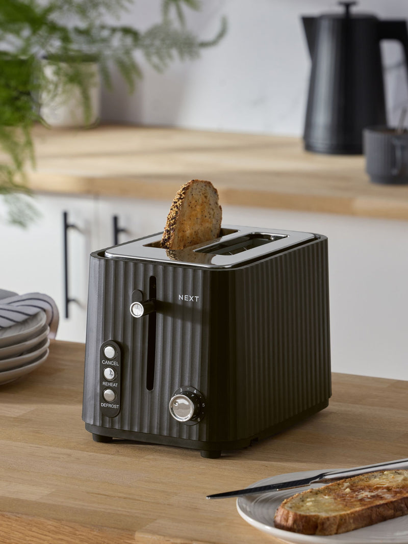 Black sleek 2 slice toaster - British product