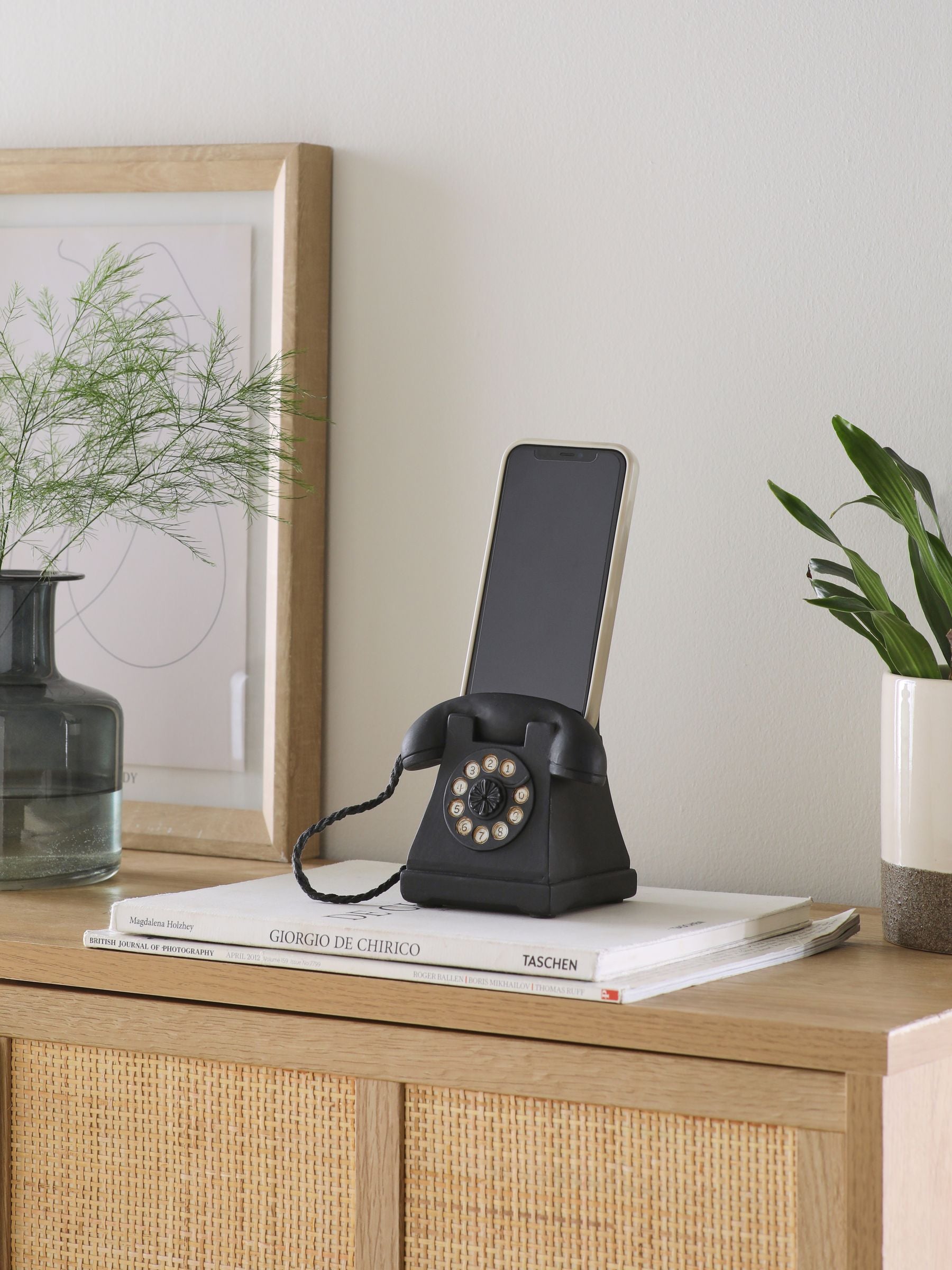 Black retro mobile phone holder 12x11x8.5cm - British product