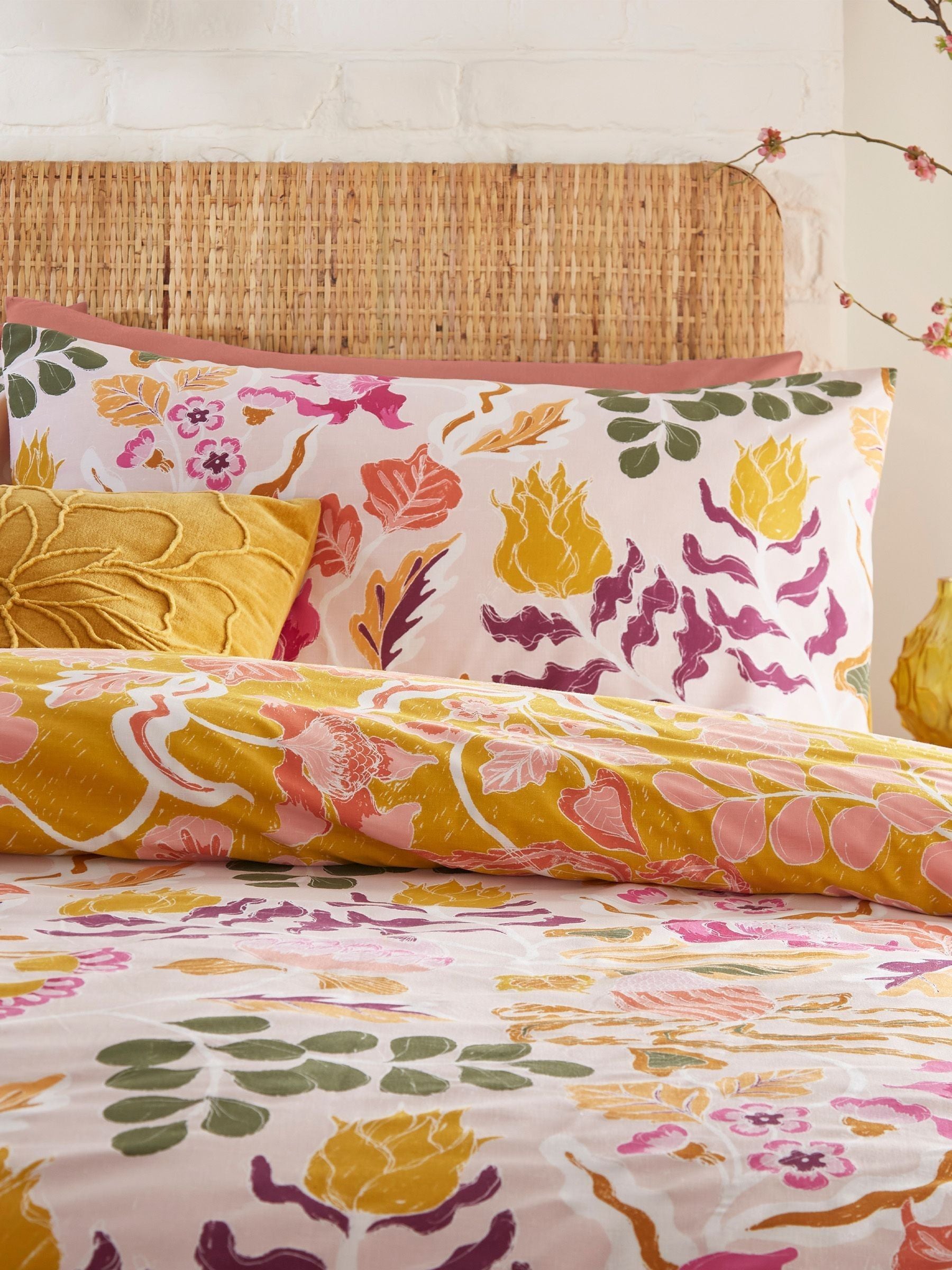 Furn Pink Protea Reversible Floral Duvet Cover and Pillowcase Set