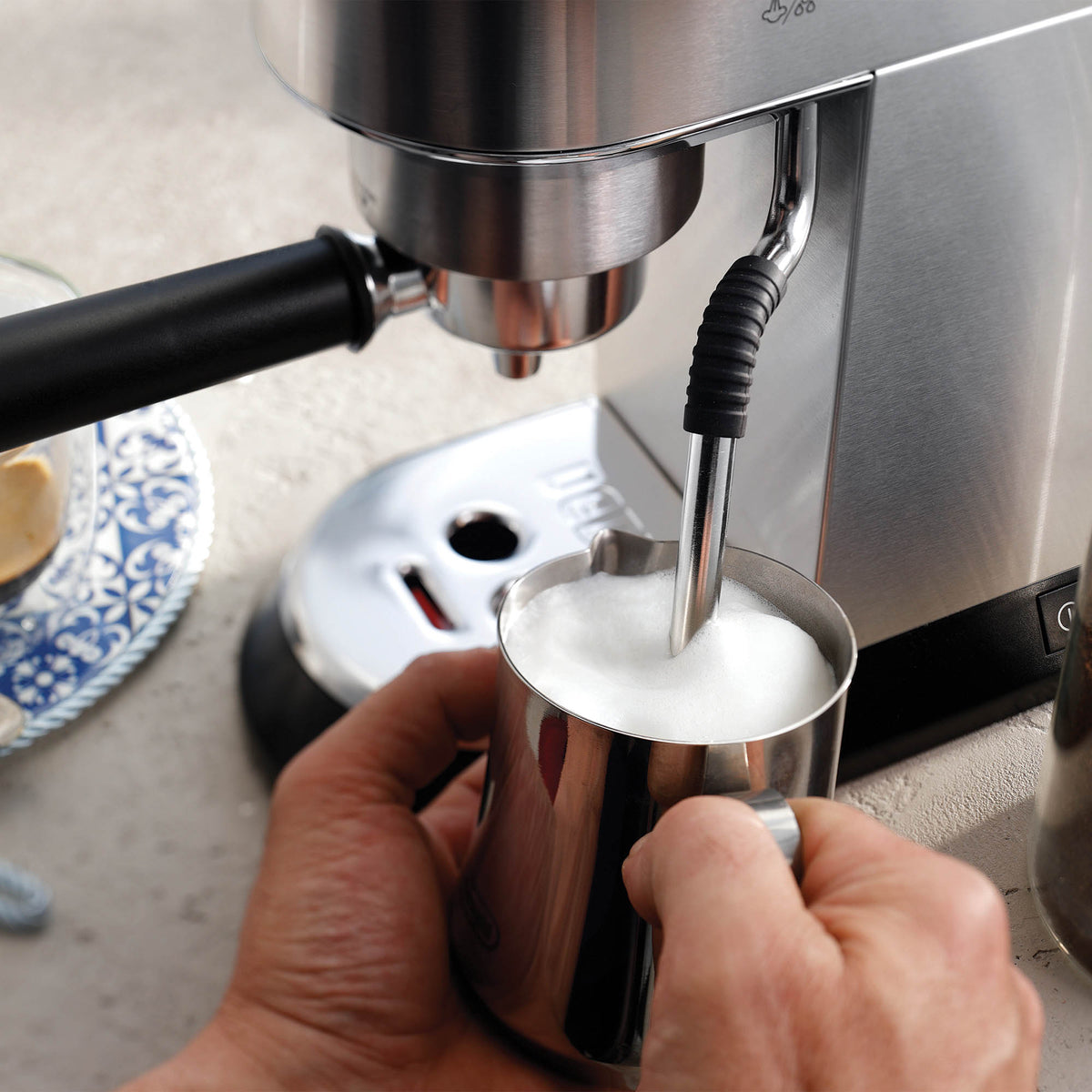 De'Longhi Dedica Arte manual espresso machine - British product