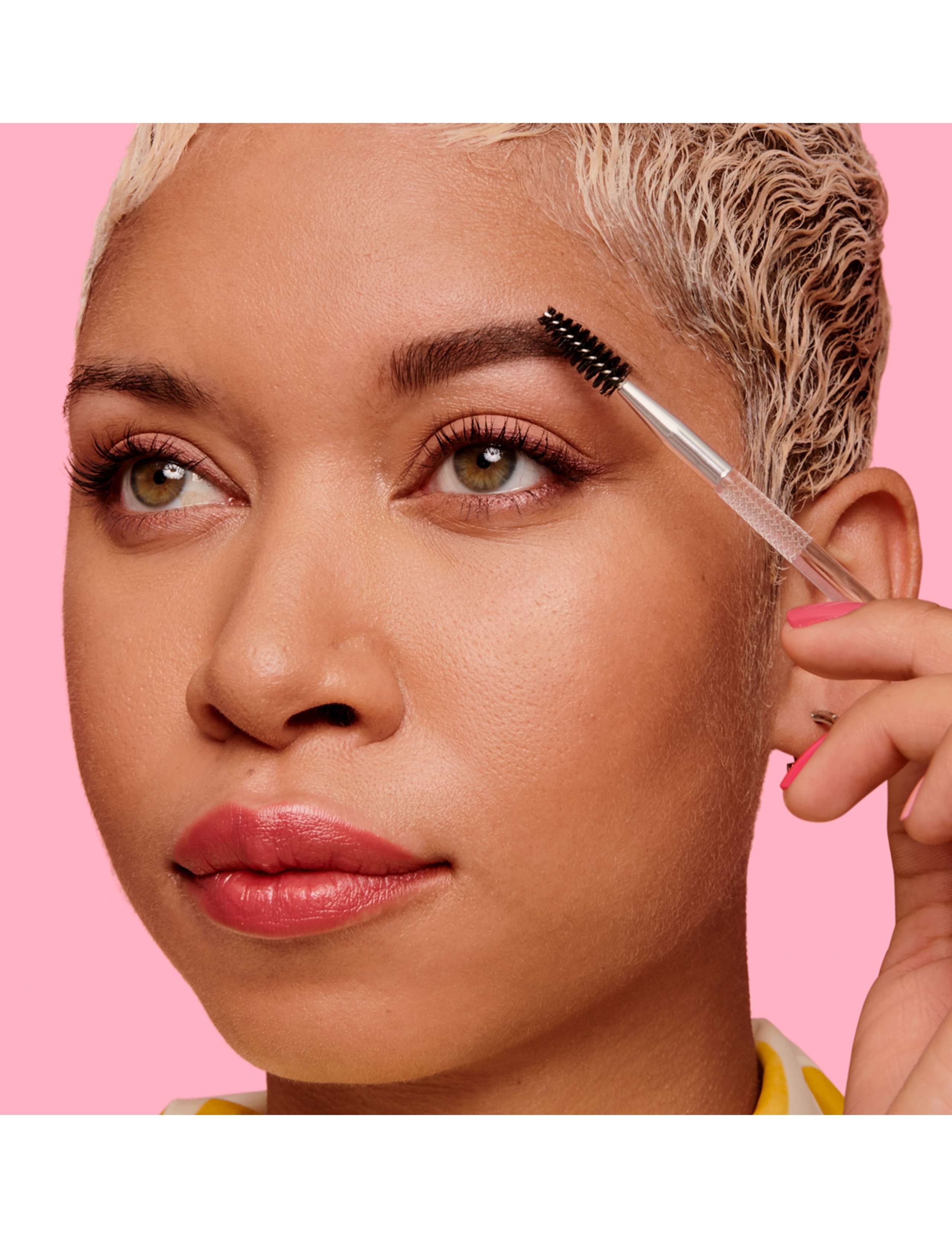 Dual-Ended Angled Eyebrow Brush - British product