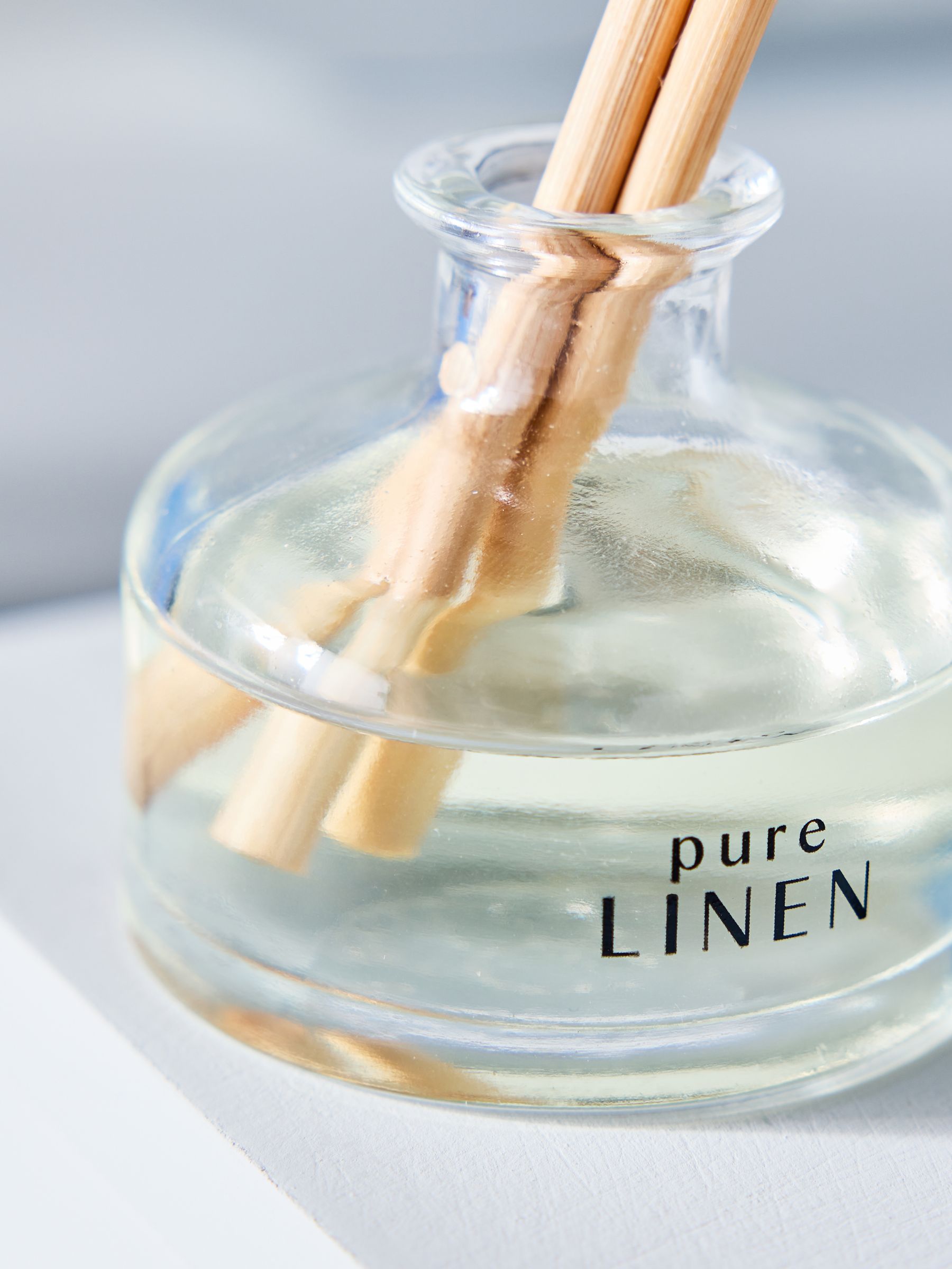 Pure Linen Marine & Gardenia reed diffuser 40ml, imported from the UK