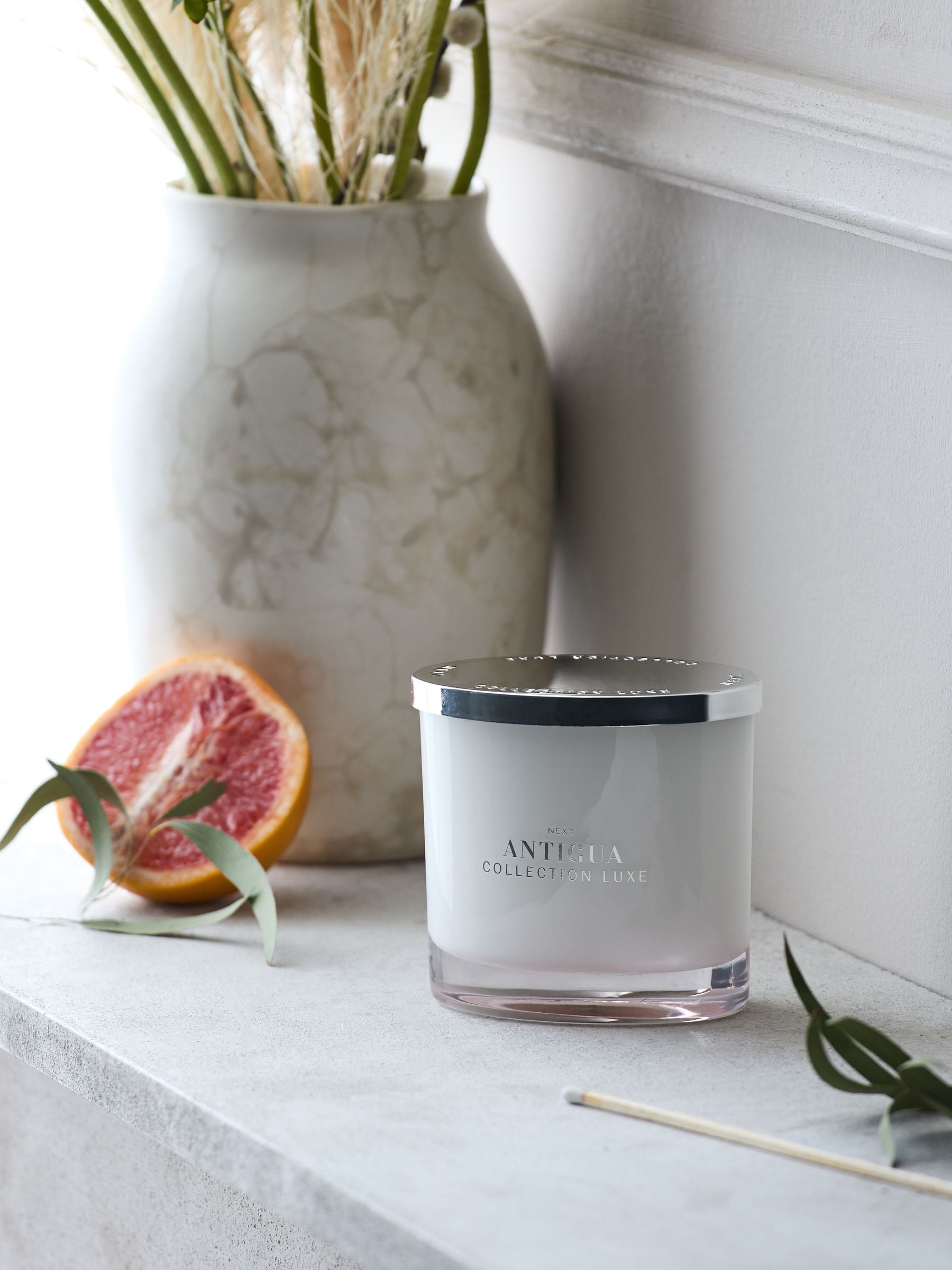 Mango and Papaya scented candle - British product