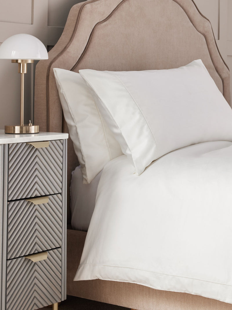 Ivory Collection Luxe duvet cover and pillowcase set, UK version