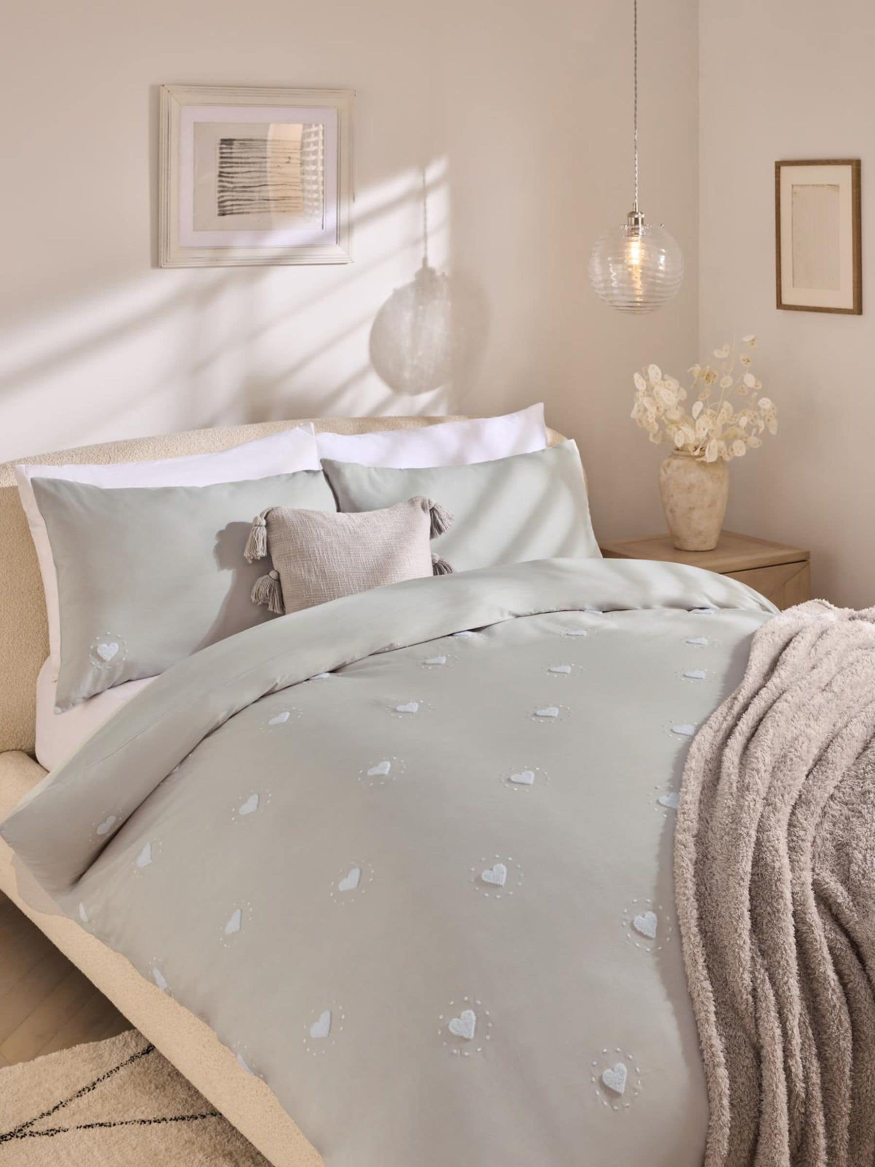 Grey heart tuft and embroidery duvet cover set, UK version