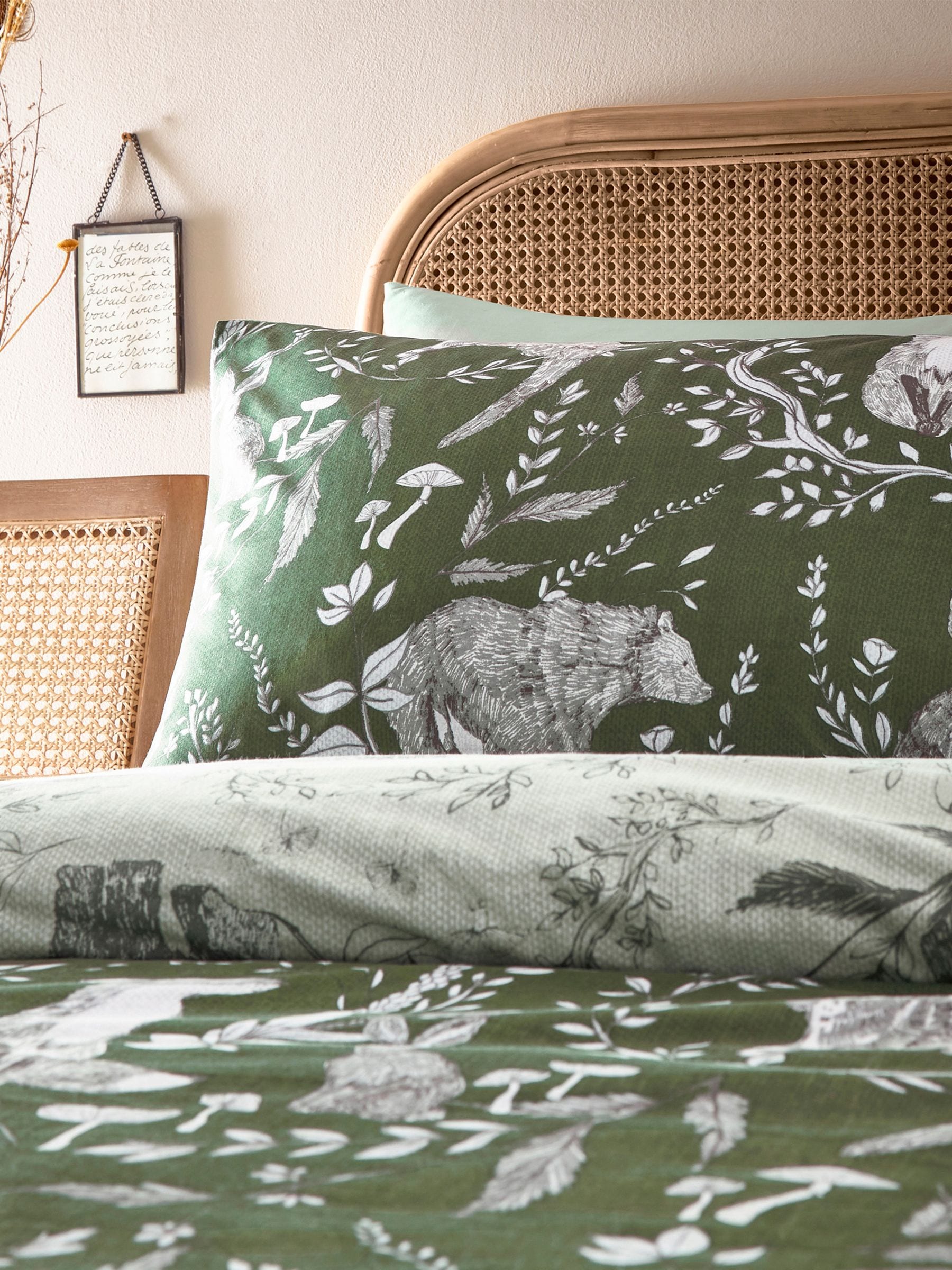 Evergreen Buckthorn reversible woodland duvet cover set - British product