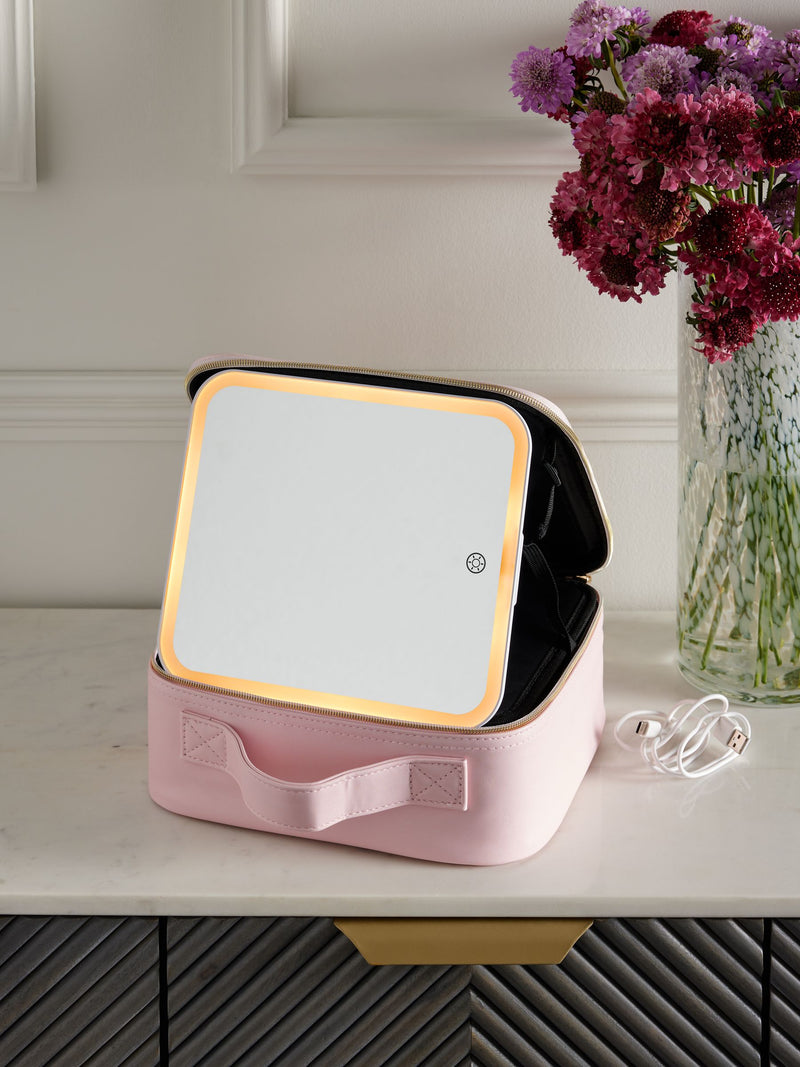Makeup bag with removable LED mirror and adjustable dividers, UK version