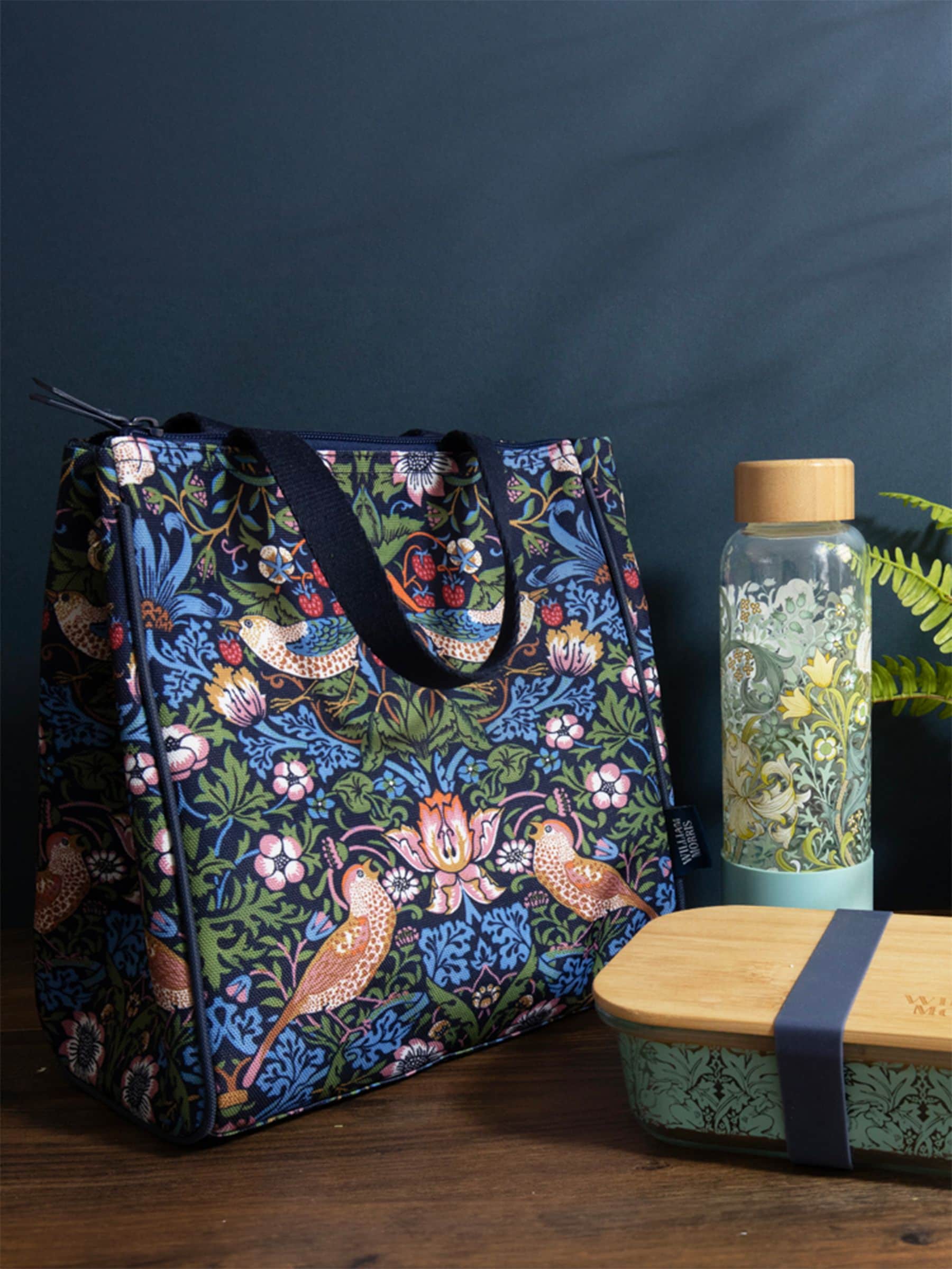 William Morris Strawberry Thief lunch bag (British brand)