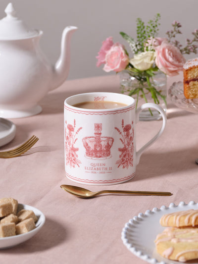 Victoria Eggs Pink The Queens Commemorative Mugs 2 Pack