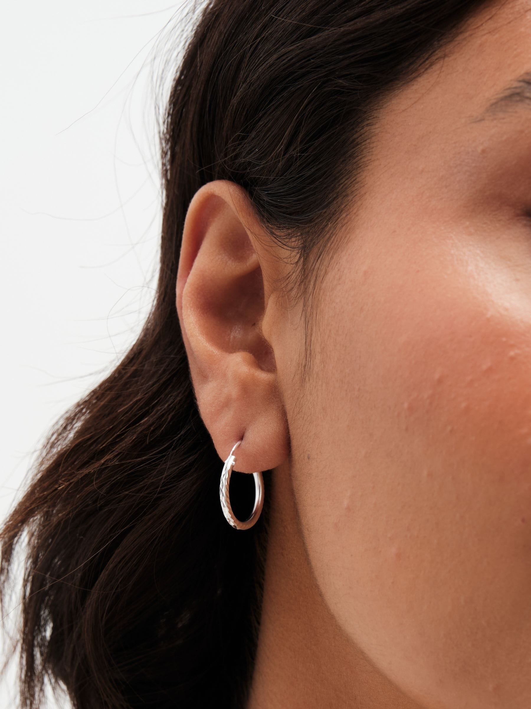 Simply Silver sterling silver textured mini sleeper hoop earrings 18mm (British brand)