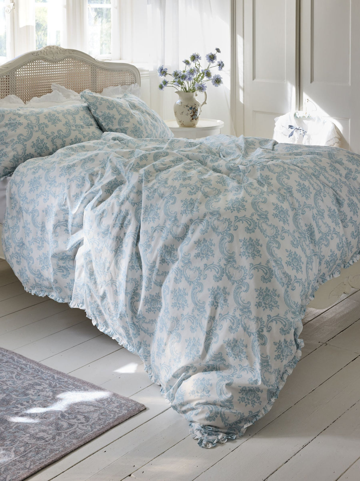 Shabby Chic Boudoir Beauty Print duvet cover set with petite ruffle (British brand)