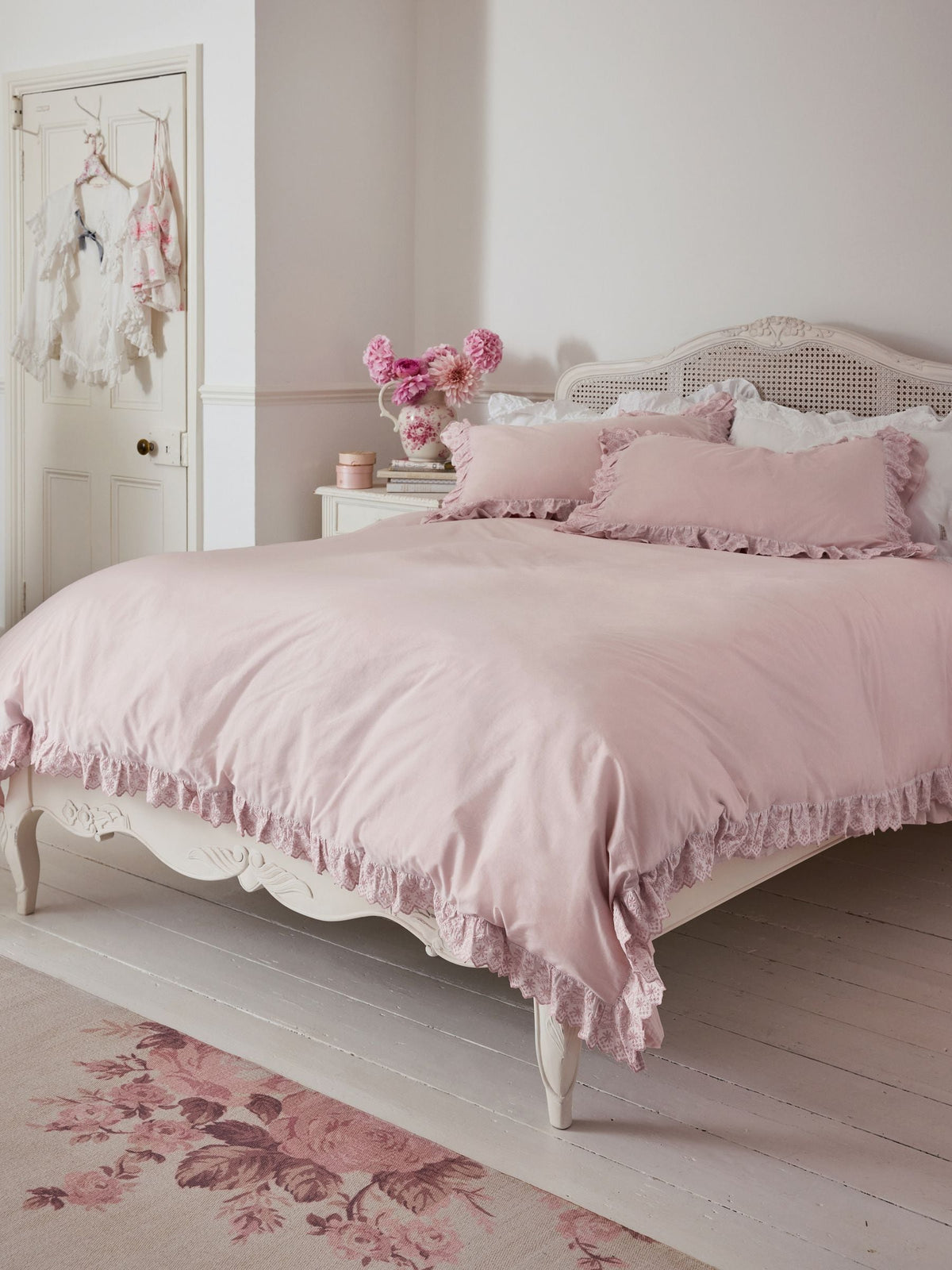 Shabby Chic Broderie Anglaise duvet cover set for single bed (British brand)