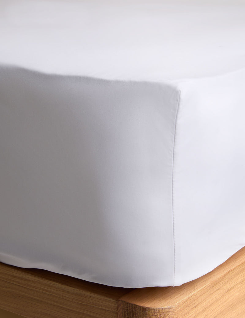 230 thread count Egyptian cotton fitted sheet for 25cm deep mattresses - British product